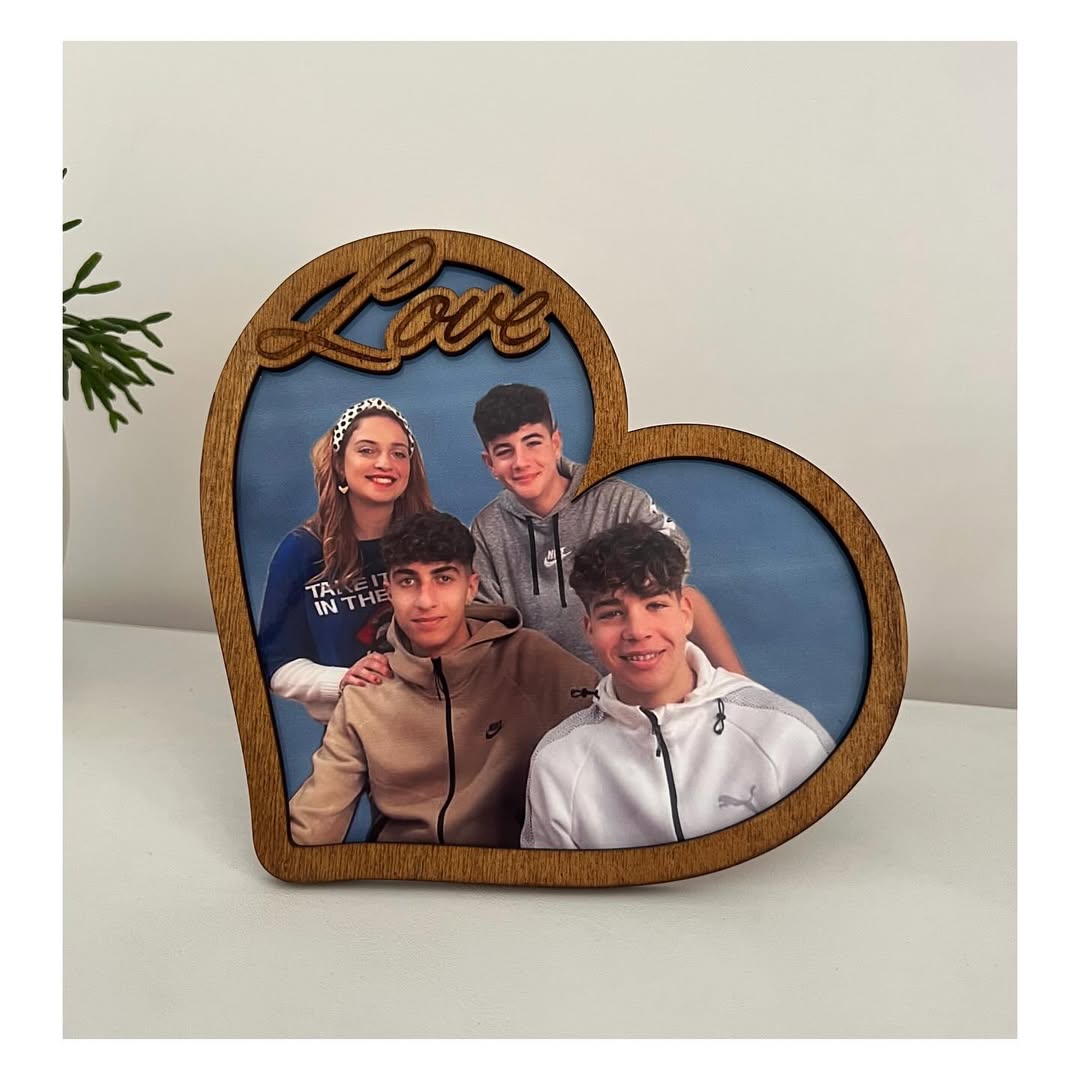 Love Frame – Cornice a Cuore in Legno Artigianale